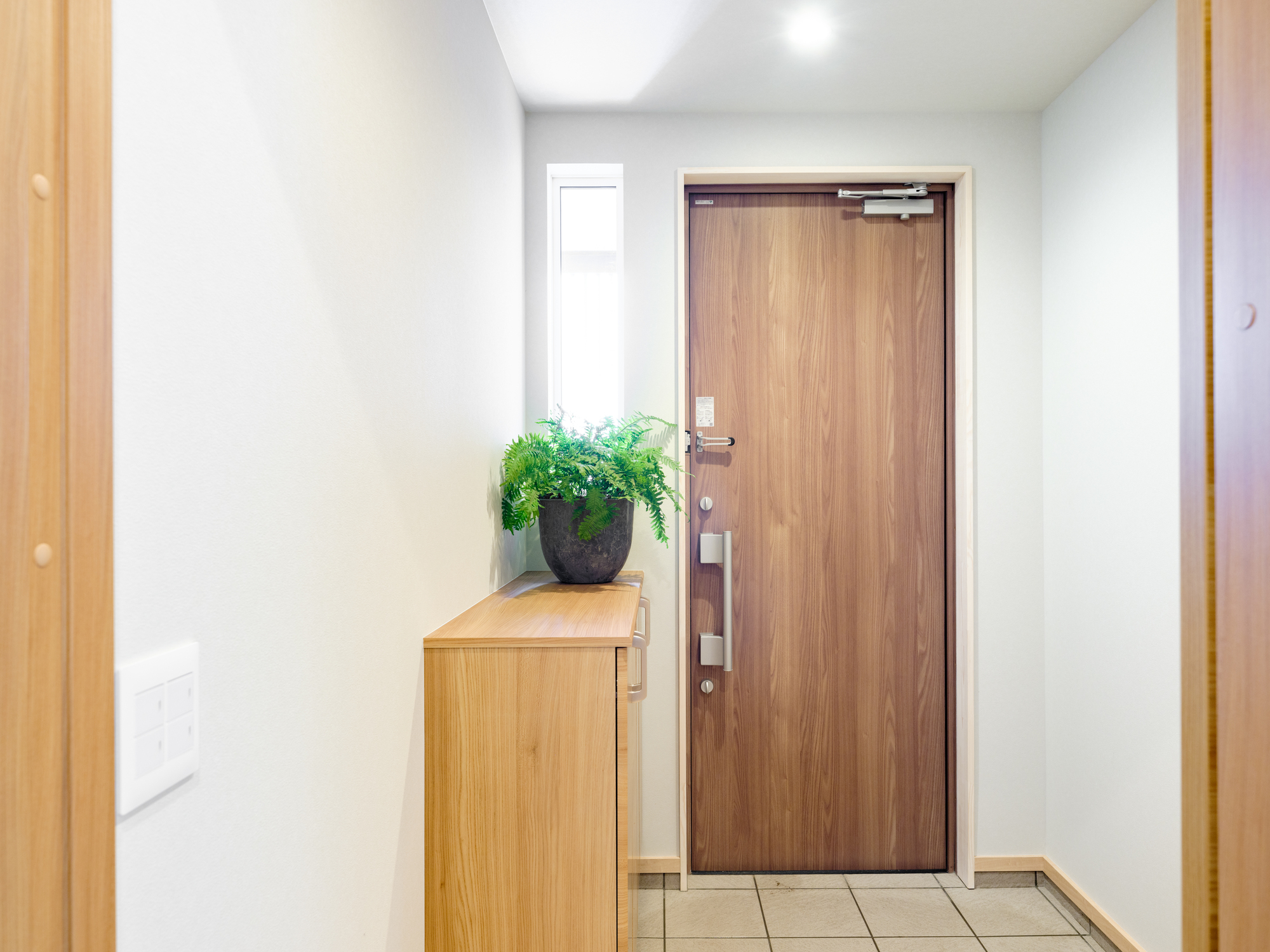 玄関ドアに断熱シートを使うおすすめな4つの理由