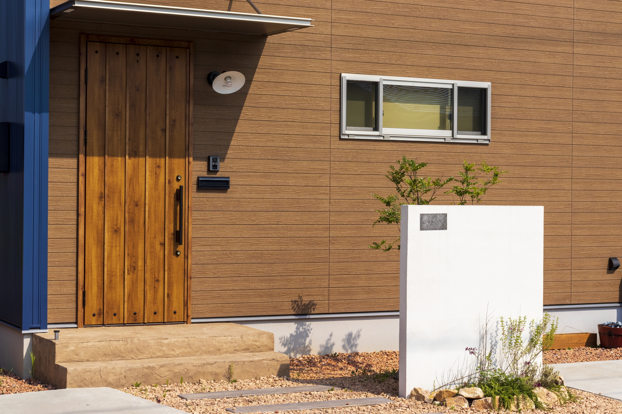 アルミ玄関ドアの白い汚れの落とし方