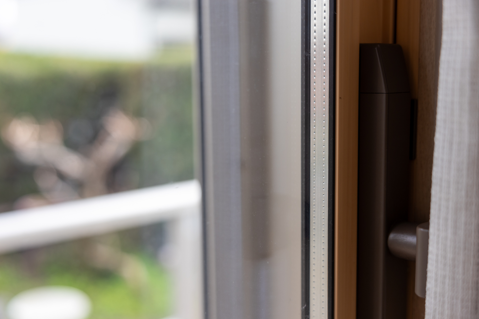 単板ガラスと複層ガラスの見分け方4つの方法